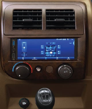 17.8cm Touchscreen Infotainment